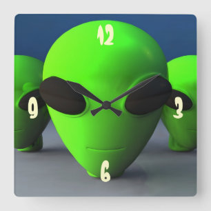 Cute Alien-huvuden Fyrkantig Klocka