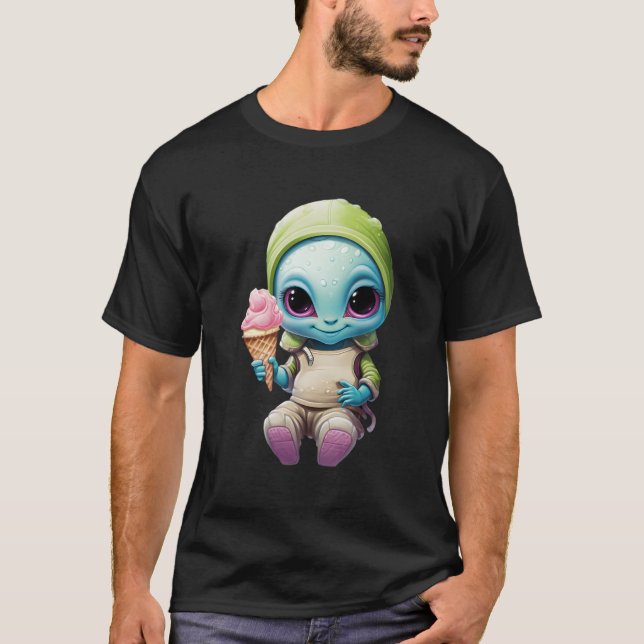 Cute Alien with Soft Ice Intergalactice Dessert De T Shirt (Framsida)