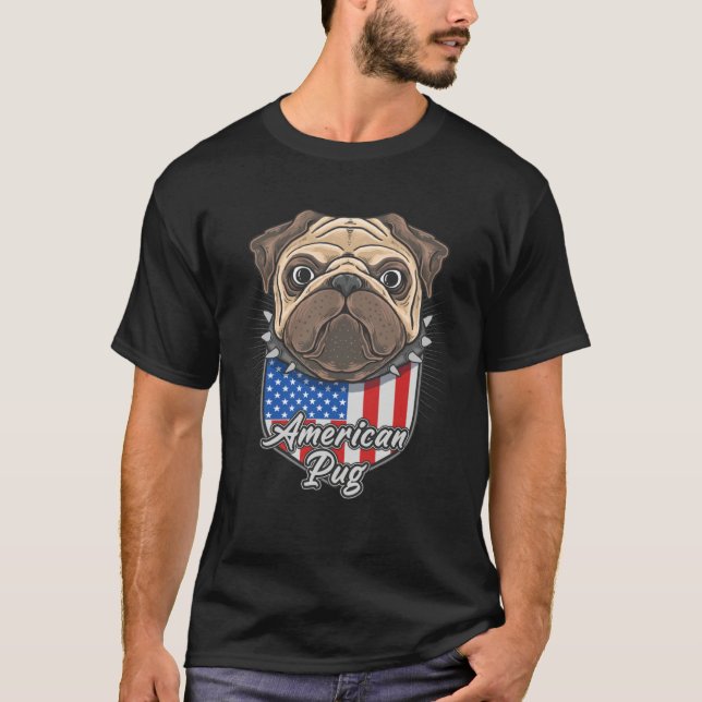 Cute American Pug with USA Flag Shield Background  T Shirt (Framsida)