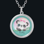 Cute Animal Friendly Panda Bamboo         Silverpläterat Halsband<br><div class="desc">Toppen Cute Animal Friendly Panda med bambu-anläggning. Underbar gåva till panda fläkt, panda älskare eller någon som är galen i pandor! En rolig och söt pandaplapp för varje tillfälle. Enkel anpassning av prinsessan namn och typsnitt med hjälp av "Anpassningsknappen". Du kan också "Överför design till en produkt" på andra Zazzle-produkter...</div>
