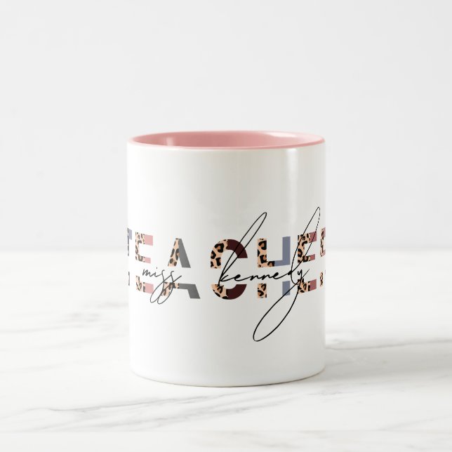Cute Animal Print & Rosa Teacher Namn Coffee Mugg (Center)