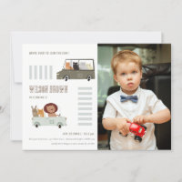 Cute Animals in the Car Roads Photo Barns födelsed