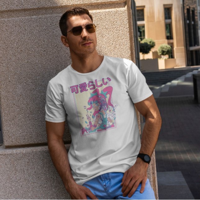 Cute Anime Girl with Plushie Leksaker T Shirt (Skapare uppladdad)