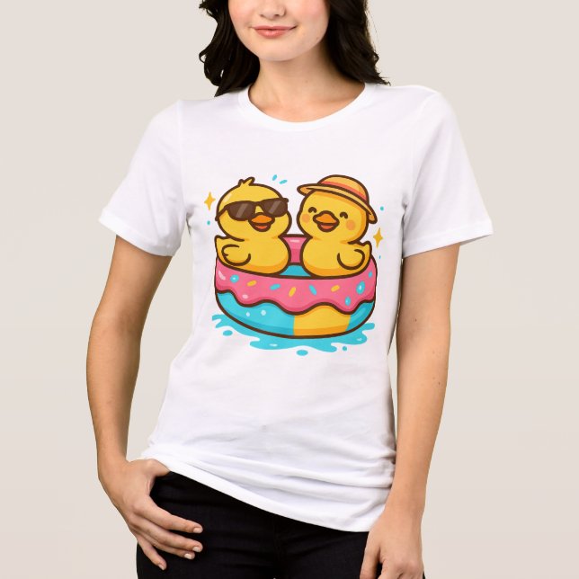 Cute Anka in Floatie - Lundare Sommarvibes T-Shirt (Framsida)