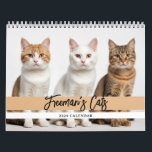 Cute Anpassningsbar Cat Photo Family Kalender<br><div class="desc">En charmerande kalender med anpassade foton av katter som gör att du kan visa dina favoritvänner i kattdjuret varje månad. Perfekt för kattälskare som vill ha en personlig till sin årsomgång.</div>