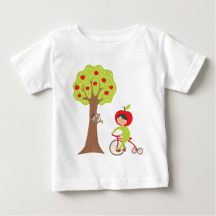 Cute Apple Girl Biking by a Apple Träd Graphic T Shirt