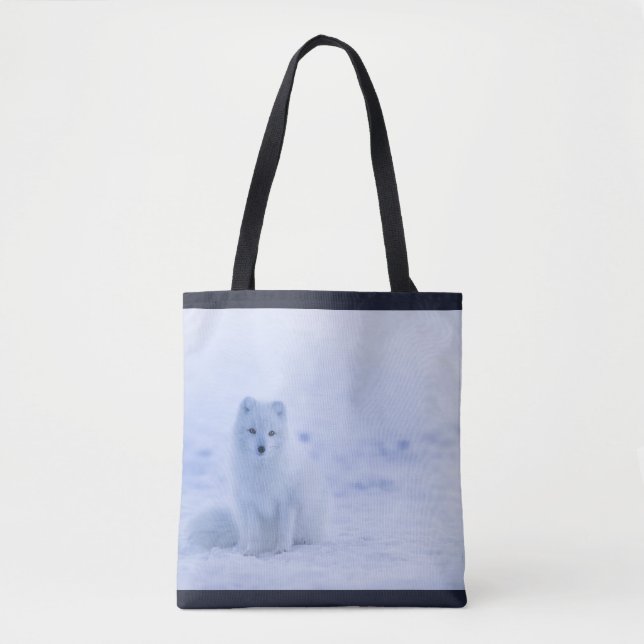 Cute Arctic Fox on Snowy Winter Background Tygkasse (Framsida)
