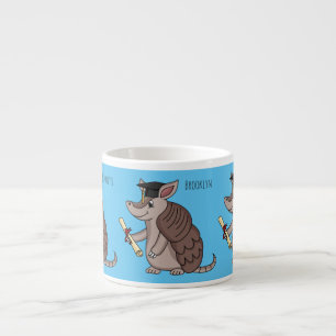 Cute armadillo med studentmössa tecknad espressomugg