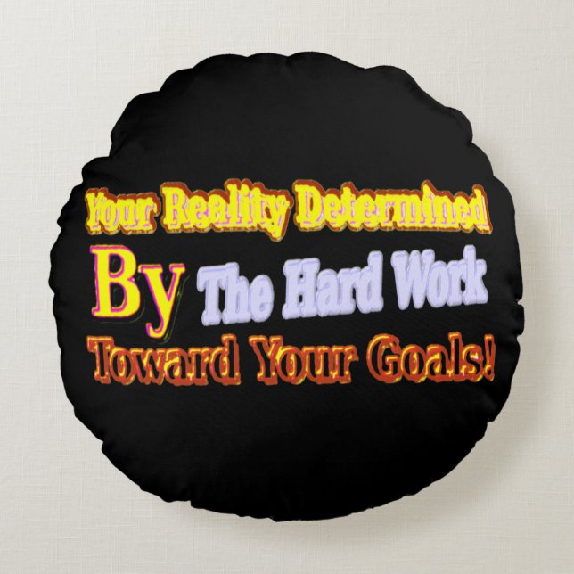 Cute Artwork Design handlar om "din verklighet". K Rund Kudde (Framsidan)