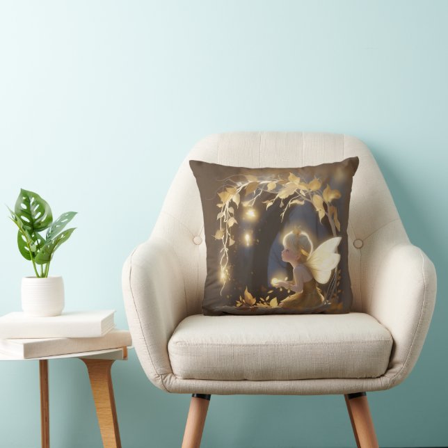 Cute Autumn Fairy with Glowing Flowers Kudde (Stol)
