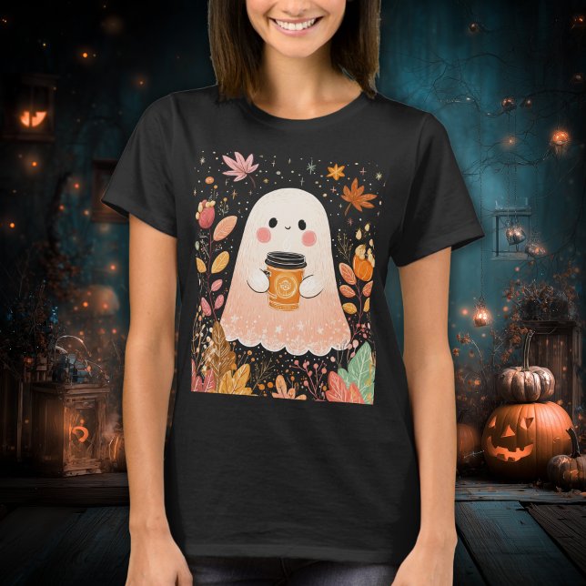 Cute Autumn Ghost with Pumpkin Coffee – Cozy Fall  T Shirt (Skapare uppladdad)