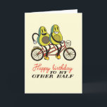 Cute Avocado Couple Pun Funny Birthday Kort<br><div class="desc">Lustigt och sött födelsedagskort för dem som slår kärlek och humor. Perfekt för att önska dina vänner och din familj grattis på födelsedagen. Besök vår butik om du vill ha mer födelsedagskort. Du hittar något coola,  humoristiskt och ibland sarkastiskt födelsedagskort för din speciella.</div>