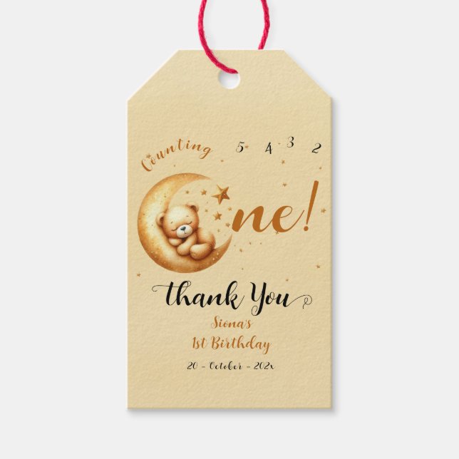 Cute Baby-björnen som sover på Måne 1:a födelsedag Presentetikett (Framsidan)