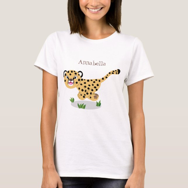 Cute baby cheetah som kör tecknad illustration t shirt (Framsida)
