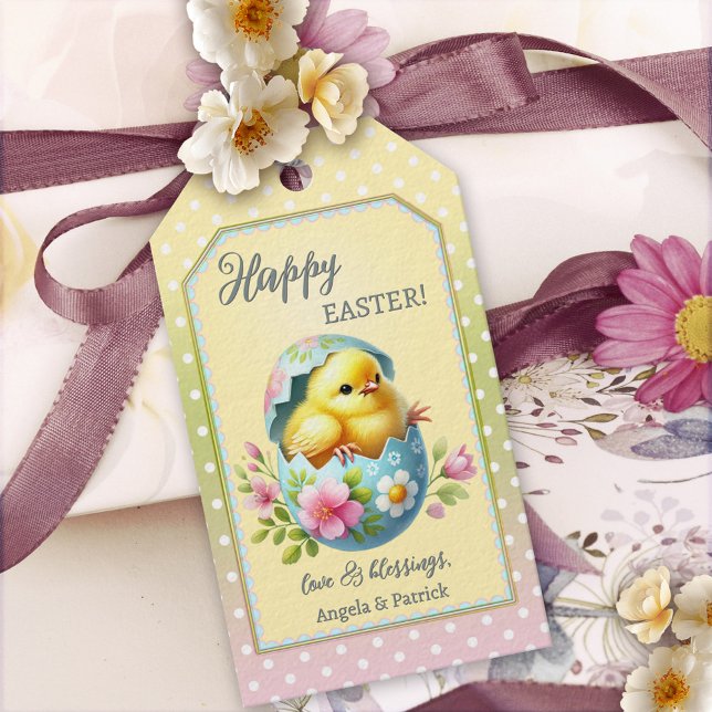 Cute Baby Chick Påsk Gift Märkre Presentetikett (A sweet Easter gift tag featuring a painting of a cute chick in an egg with spring flowers.)