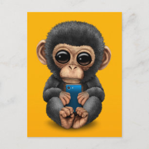 Cute Baby Chimpanzee Holding a Cell Mobil Gult Vykort