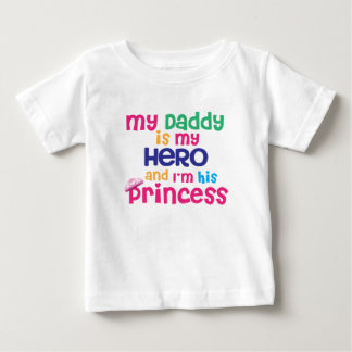 Cute baby citerar Hero pappa och prinsessans dotte T-shirt