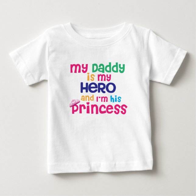 Cute baby citerar Hero pappa och prinsessans dotte T-shirt (Framsida)