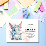 Cute Baby Dragon Fairytale Kid Birthday Inbjudningar<br><div class="desc">Välkomna till den förtjusande världen över vår Cute Baby Dragon Fairytale Kid Birthday-inbjudan! Din lilla speciella dag är säkert ett magiskt äventyr med de här visuella inbjudningarna. Anpassa till vilken ålder som helst och låt festligheterna börja!</div>