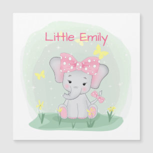 Cute baby-elefant med rosa i en clearing