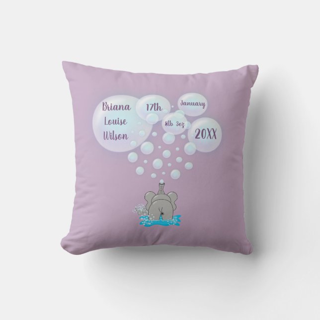 Cute Baby Elephant Blowing Bubbles Monogrammed Kudde (Framsida)