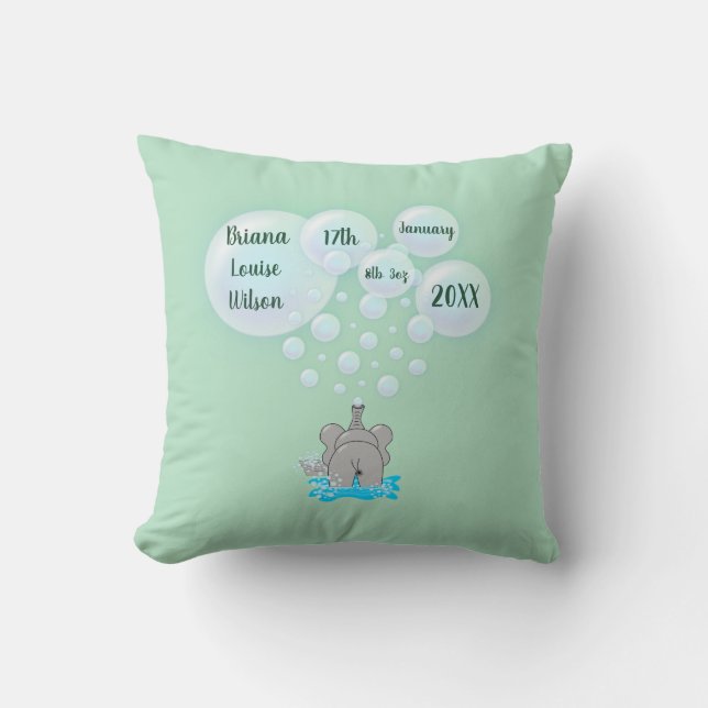 Cute Baby Elephant Blowing Bubbles Monogrammed Kudde (Framsida)