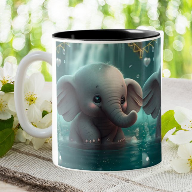 Cute Baby Elephant leker i vatten Nursery Art Två-Tonad Mugg (Skapare uppladdad)