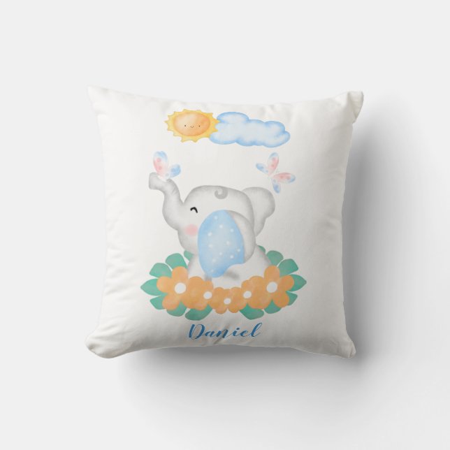 Cute Baby Elephant med orange blommor Cushion Kudde (Framsida)