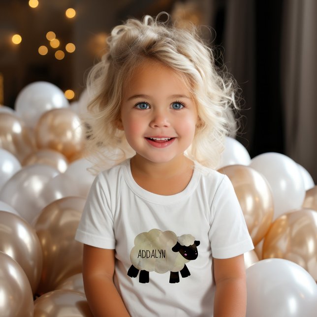 Cute Baby får Lamb Spädbarn Småbarn Namn T Shirt (Cute baby lamb t-shirt personalized with your child's name)