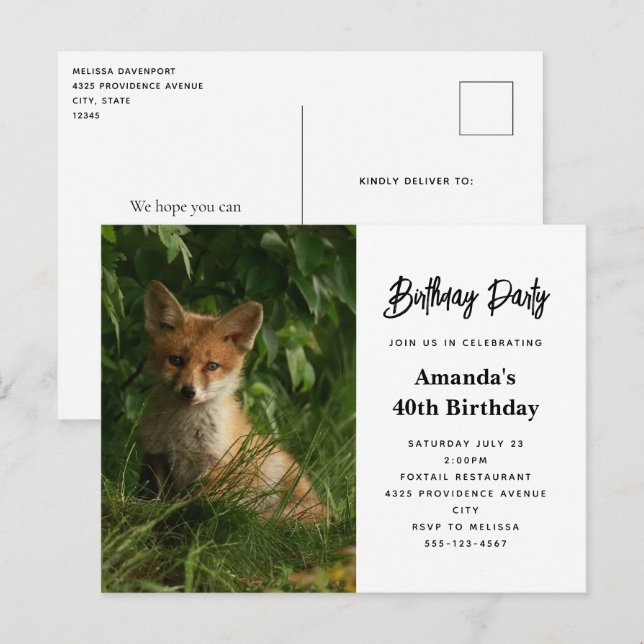 Cute Baby Fox i Grönten Forest Birthday Inbjudan Vykort (Fram/baksida)