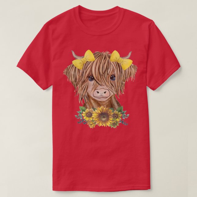 Cute Baby Highland Cow med solblommor Farmer T Shirt (Design framsida)
