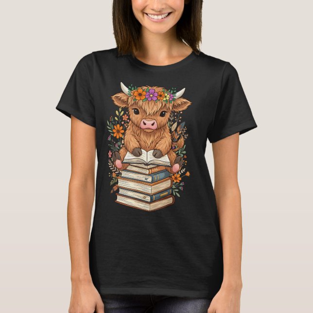 Cute Baby Highland Cow Reading Book Librarian Book T Shirt (Framsida)