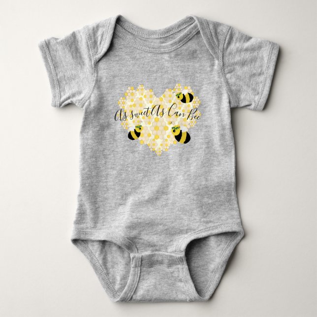 Cute Baby Honungsbee Honeycomb Heart med Namn Baby T Shirt (Framsida)