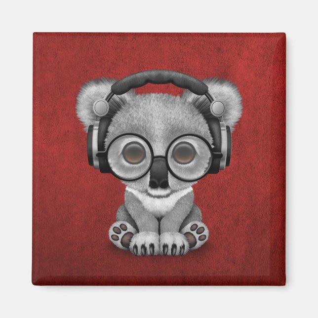 Cute Baby Koala Bear Dj Wearing Headphone on Red Magnet (Framsidan)