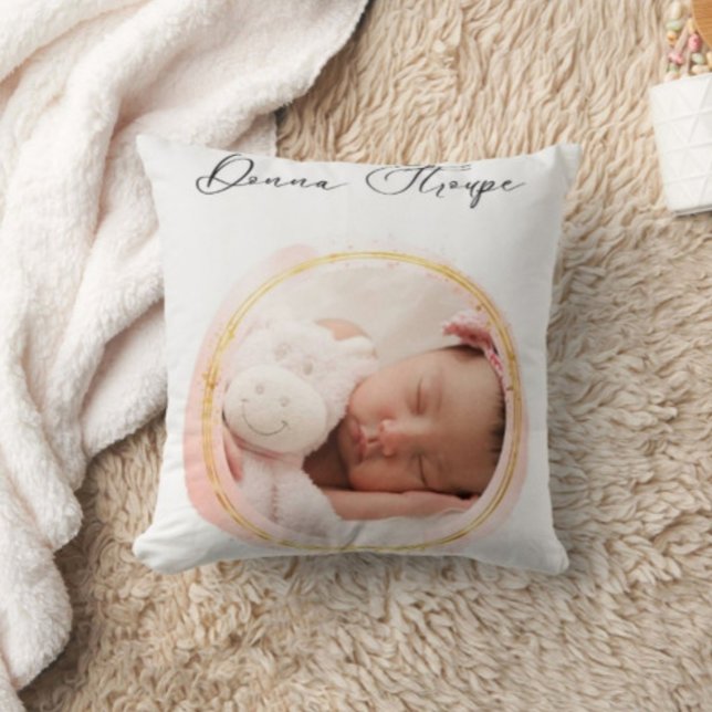 Cute Baby som sover Modern White Pillow Kudde (Skapare uppladdad)