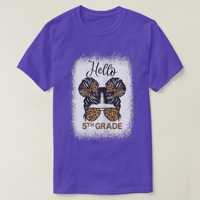 Cute Back to school Shirt Messy Bun Hej 5th Grad T (Design framsida)