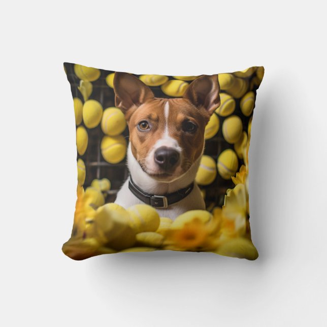 🐕 Cute Basenji puppy med Tennis bollar Kudde (Framsida)