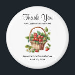Cute Basket Fullt Strawbär Party Tack Magnet<br><div class="desc">En magnet med en färsk sommarvibe. En söt illustration med färska plockade jordgubbar som fyller upp en quaint wicker basket.</div>
