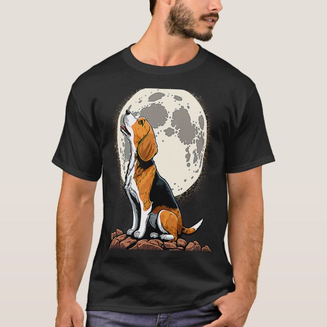 Cute Beagle Howling at the Moon  Beagle Mom T Shirt (Framsida)