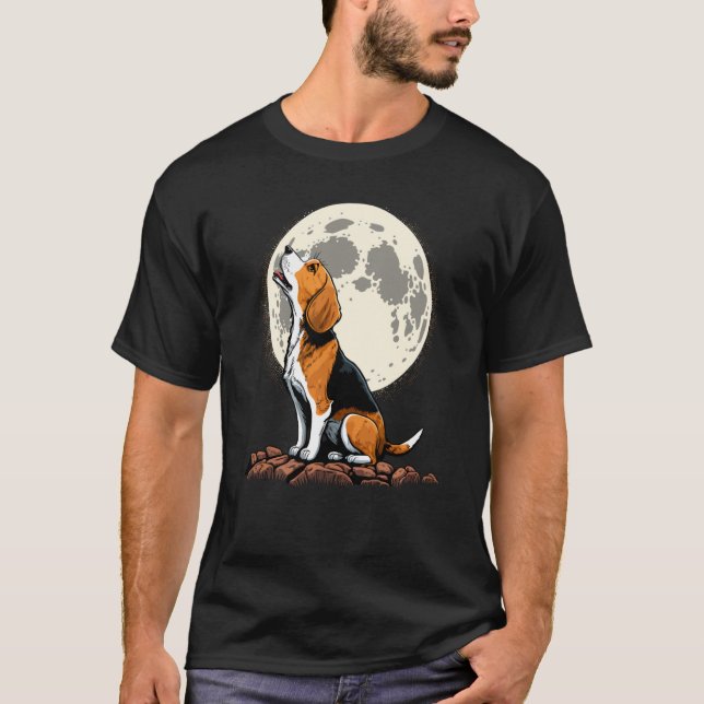 Cute Beagle Howling at the Moon Beagle Mom T Shirt (Framsida)