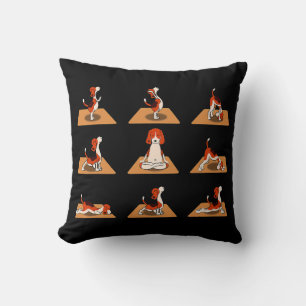 Cute Beagle Hundar Yoga Asana Poses Kudde