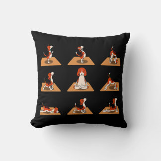 Cute Beagle Hundar Yoga Asana Poses Kudde