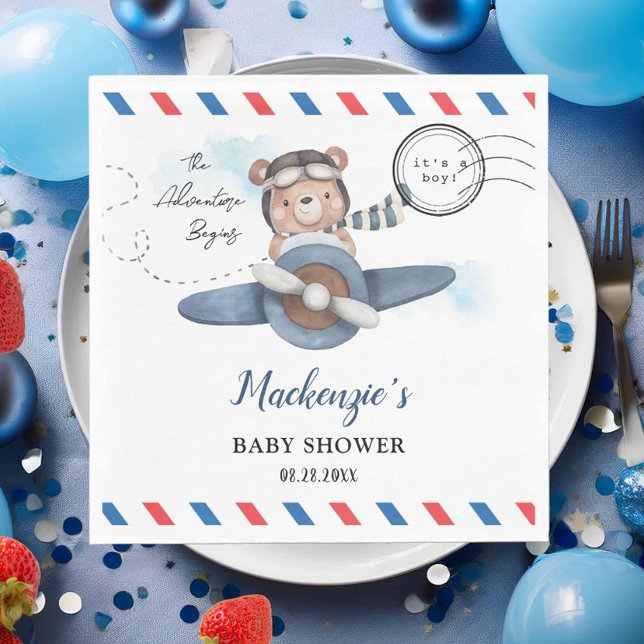 Cute Bear Flygplan Äventyr Begins Boy Shower Pappersservett (cute teddy bear blue airplane adventure begins postcard style postmark baby shower birthday napkins)