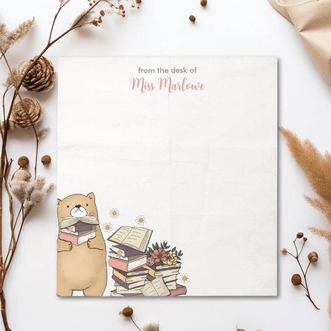 Cute Bear Holding Bokar, vikt Papper bakgrund Anteckningsblock (Cute Bear Holding Books Folded Paper Background Teacher Appreciation Personalized Notepad)