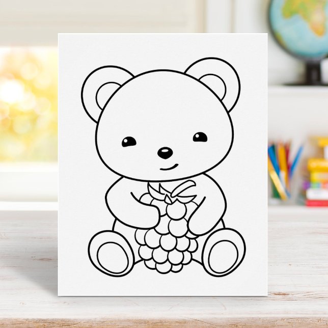 Cute Bear Holding Holding a Berry Coloring Page Poster (Skapare uppladdad)