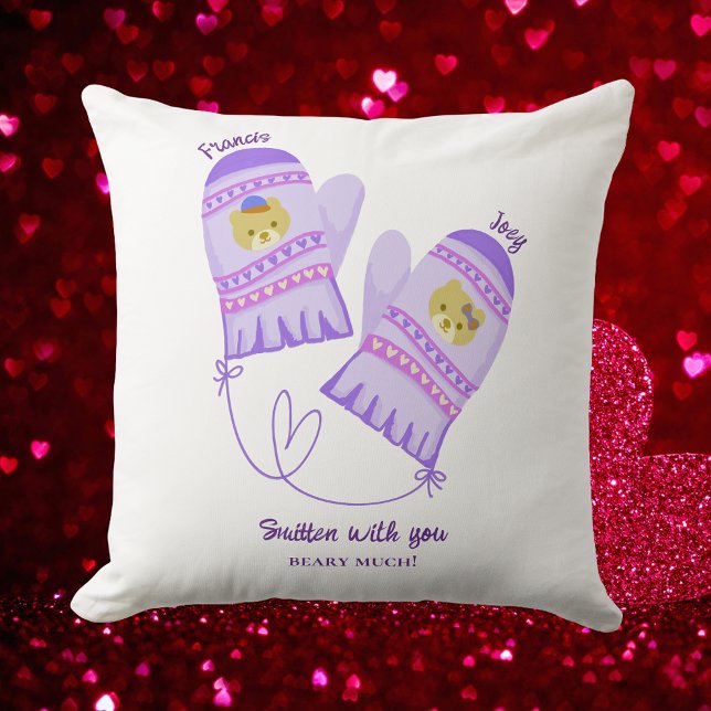 Cute Bear Mittens Personalized Lovers Throw Pillow Kudde ((Front) Cute Mittens Personalized Pillow. Perfect for your loved one as gift for Valentine’s Day!)