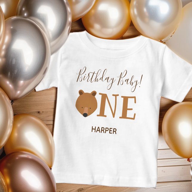 Cute Bear One Namn första födelsedagen Baby T-Shir T Shirt (Add to the birthday fun. Get your little bear this personalized birthday t-shirt.)
