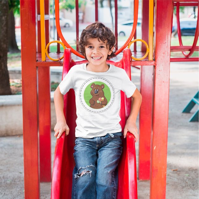 Cute Bear with Ice Cream Cone Roligt Animal T Shirt (Skapare uppladdad)