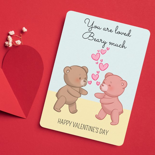 Cute Bears i Kärlek ska åka till Hug - Anpassnings Julkort (Snuggle up to love with this charming sweet bear couples Valentine's card. )