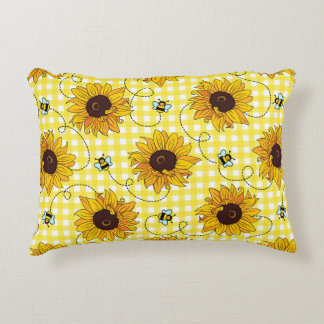 Cute bees and sunflowers on a checkered background prydnadskudde